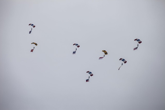 Zkoušeli jste tandemový seskok?