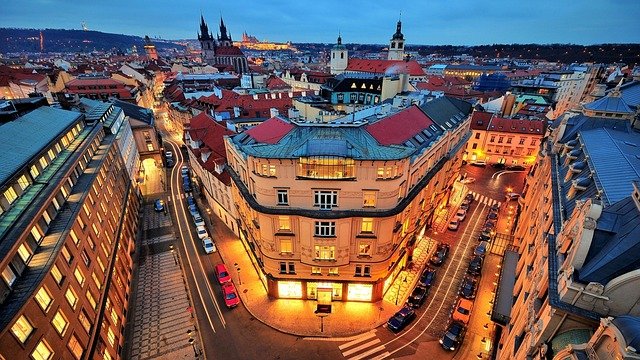 Praha po setmění
